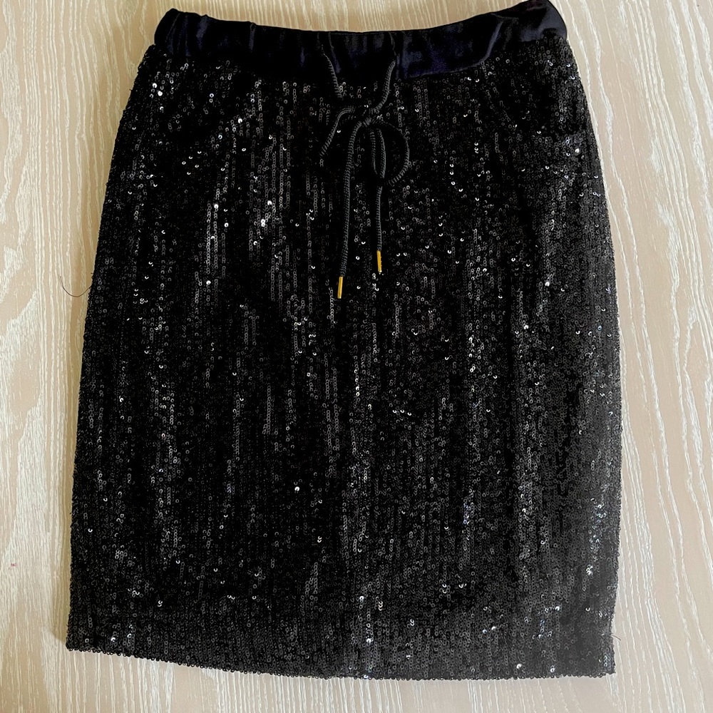 Black lined sequin skirt M/L